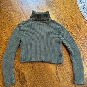 Size S PacSun cropped knit sweater